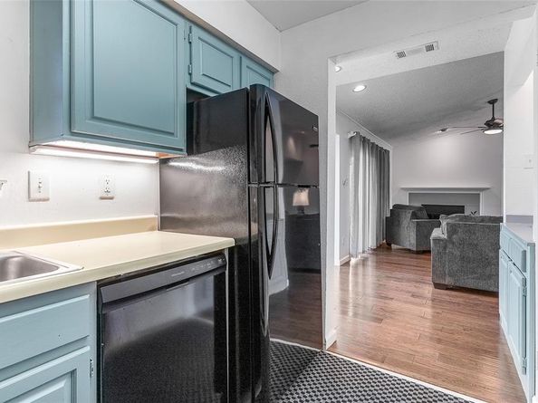 2732  Copper Creek Drive  201, Arlington Texas 76006