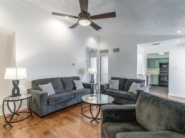 2732  Copper Creek Drive  201, Arlington Texas 76006