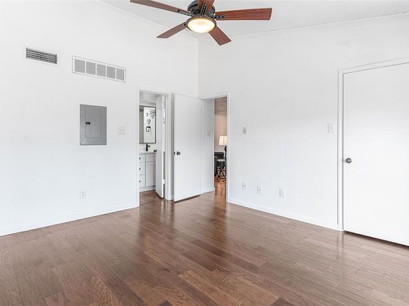 2732  Copper Creek Drive  201, Arlington Texas 76006