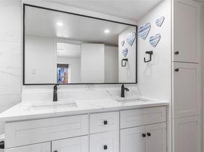 2732  Copper Creek Drive  201, Arlington Texas 76006