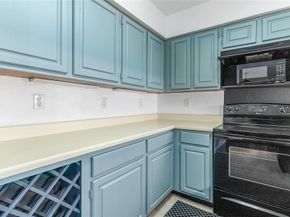 2732  Copper Creek Drive  201, Arlington Texas 76006