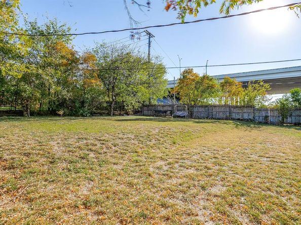 3973 W Spurgeon Street , Fort Worth Texas 76133