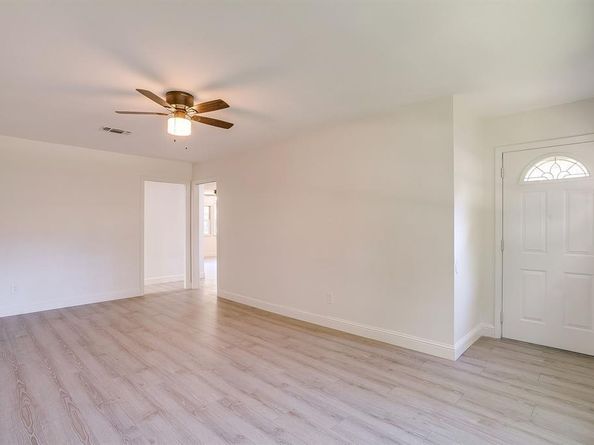 3973 W Spurgeon Street , Fort Worth Texas 76133