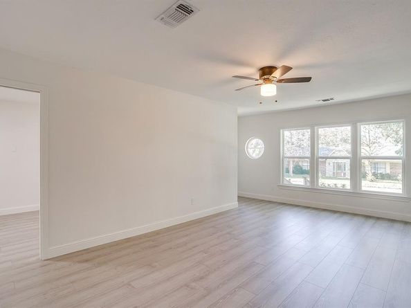 3973 W Spurgeon Street , Fort Worth Texas 76133