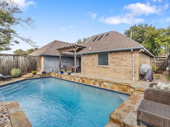 6906  Brentfield Drive , Dallas Texas 75248