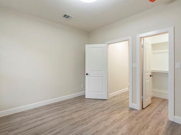 518 S Cockrell Hill Road , Cockrell Hill Texas 75211