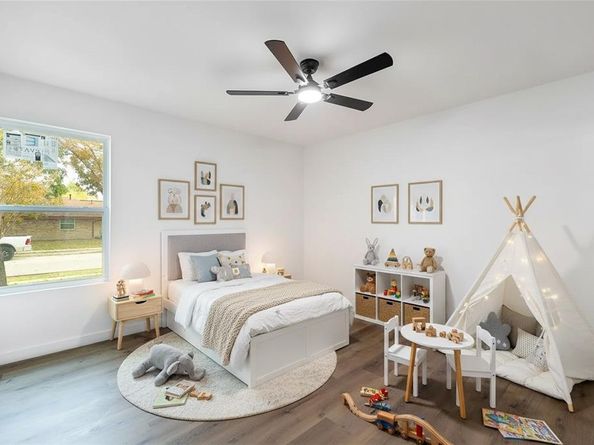 725  Middle Glen Drive , Garland Texas 75043