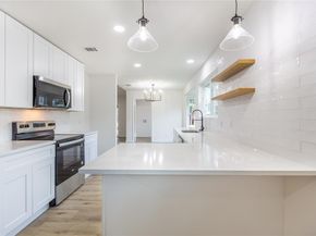 725  Middle Glen Drive , Garland Texas 75043