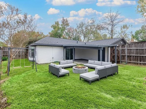 725  Middle Glen Drive , Garland Texas 75043