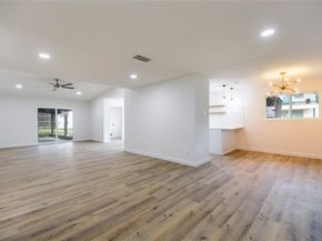 725  Middle Glen Drive , Garland Texas 75043