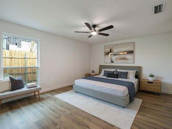 725  Middle Glen Drive , Garland Texas 75043