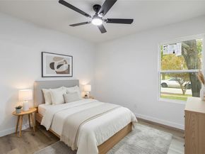 725  Middle Glen Drive , Garland Texas 75043