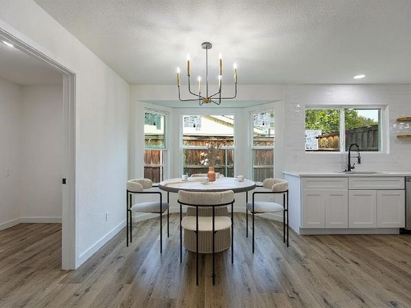 725  Middle Glen Drive , Garland Texas 75043