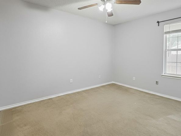 331  Hopewell Street , Grand Prairie Texas 75052