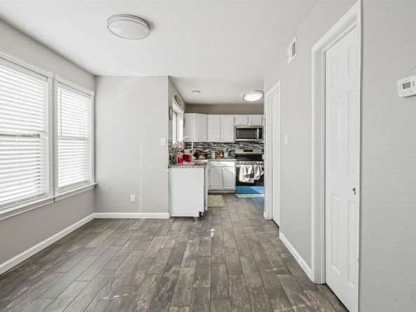 331  Hopewell Street , Grand Prairie Texas 75052