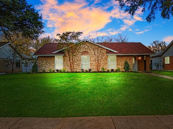 3029  Burning Tree Lane , Garland Texas 75042