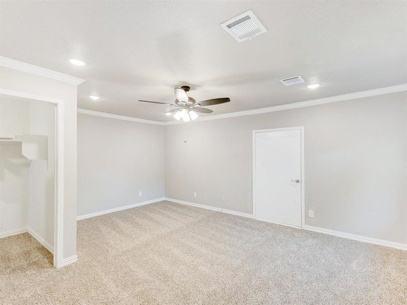 3029  Burning Tree Lane , Garland Texas 75042