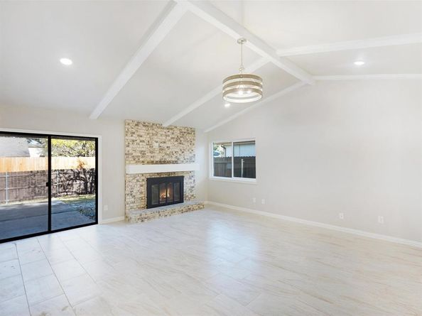 3029  Burning Tree Lane , Garland Texas 75042