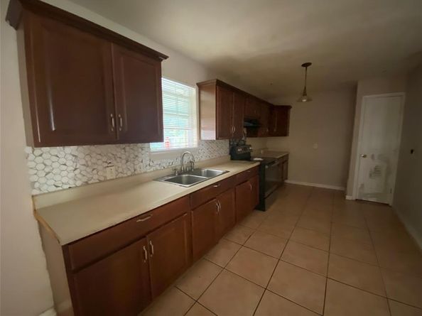 7810  Dugan Street , Dallas Texas 75217