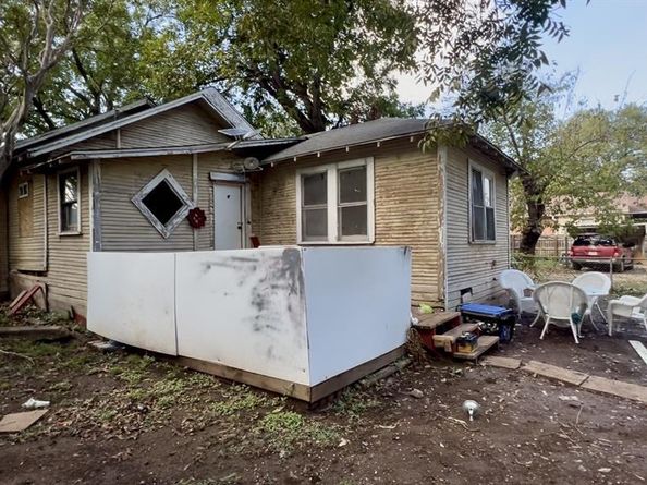 924  Sunnside Avenue , Cockrell Hill Texas 75211