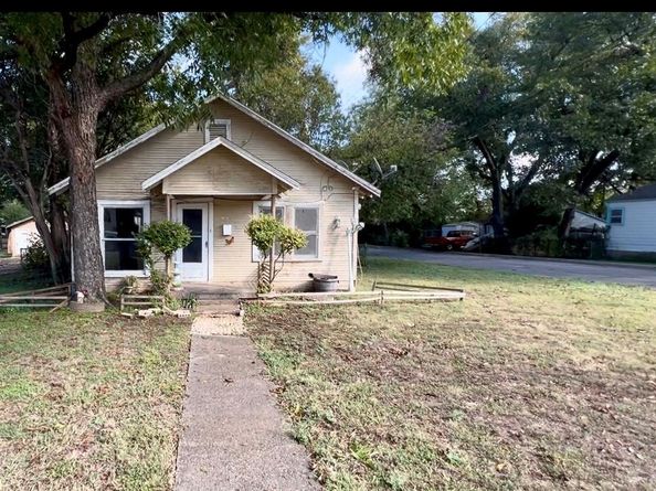 924  Sunnside Avenue , Cockrell Hill Texas 75211