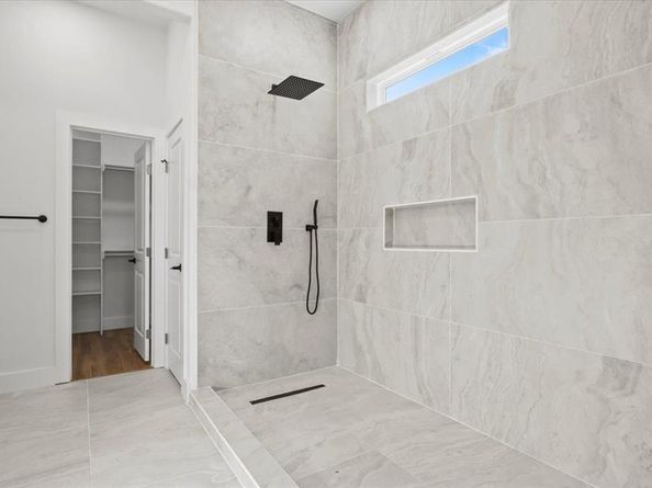 726  Pangburn  , Grand Prairie Texas 75051