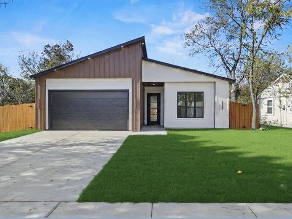 726  Pangburn  , Grand Prairie Texas 75051