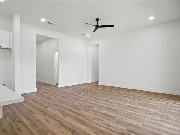 726  Pangburn  , Grand Prairie Texas 75051