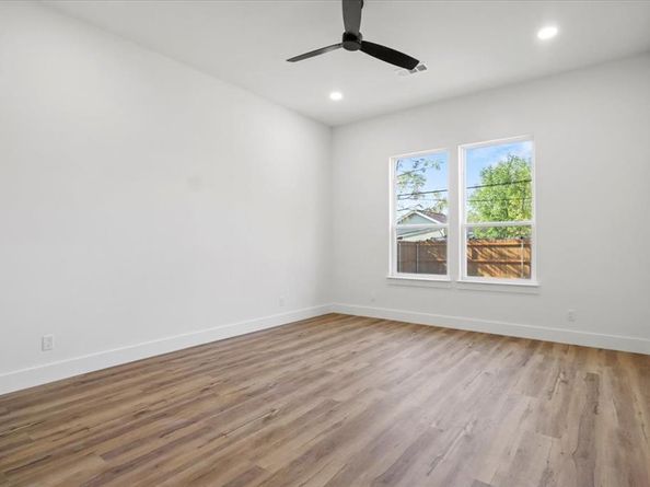 726  Pangburn  , Grand Prairie Texas 75051