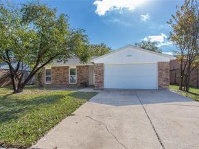 1317  California Trail , Grand Prairie Texas 75052