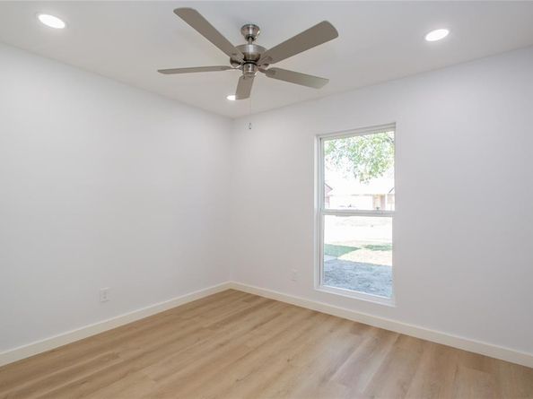 1317  California Trail , Grand Prairie Texas 75052