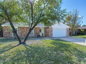 1317  California Trail , Grand Prairie Texas 75052