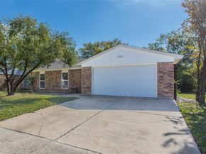 1317  California Trail , Grand Prairie Texas 75052
