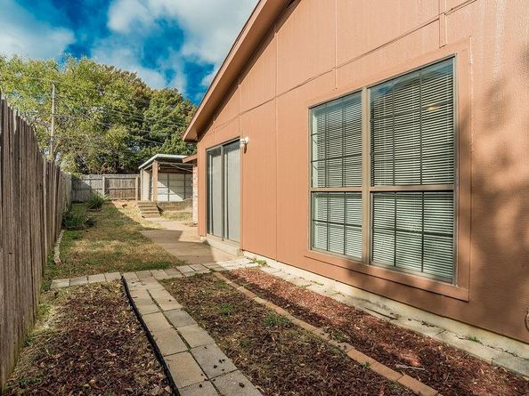 1437  Brook Meadow Circle , Lancaster Texas 75134