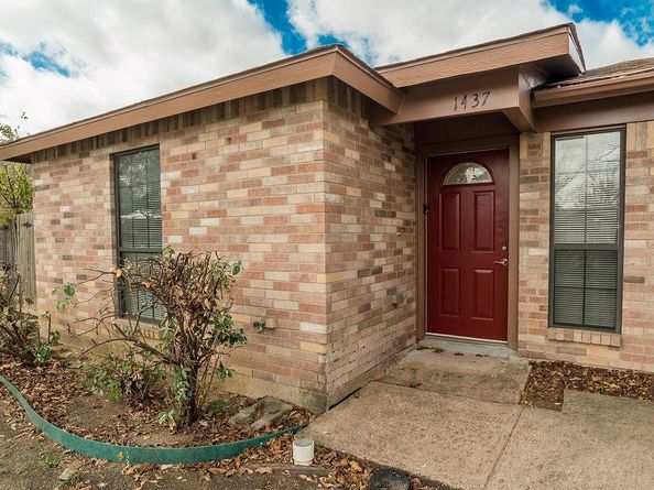 1437  Brook Meadow Circle , Lancaster Texas 75134