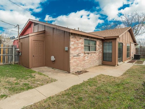 1437  Brook Meadow Circle , Lancaster Texas 75134