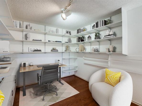 17860  Windflower Way  1704, Dallas Texas 75252