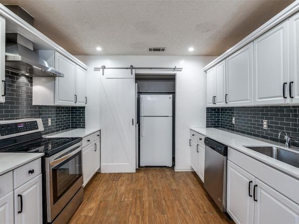 17860  Windflower Way  1704, Dallas Texas 75252