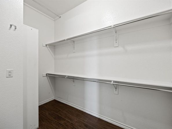 5633  Bandit Drive , Dallas Texas 75249