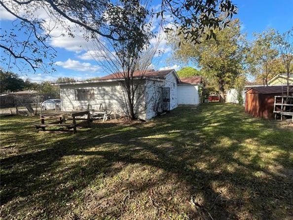 8204  Burroaks Drive , Dallas Texas 75217