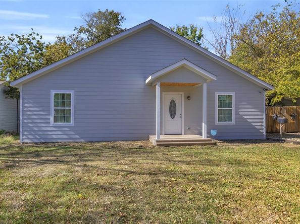 929  Hall Street , Lancaster Texas 75146