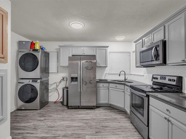 929  Hall Street , Lancaster Texas 75146