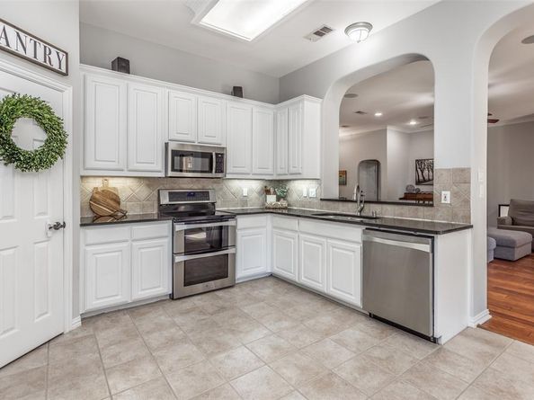 2200  High Meadow Drive , Denton Texas 76208