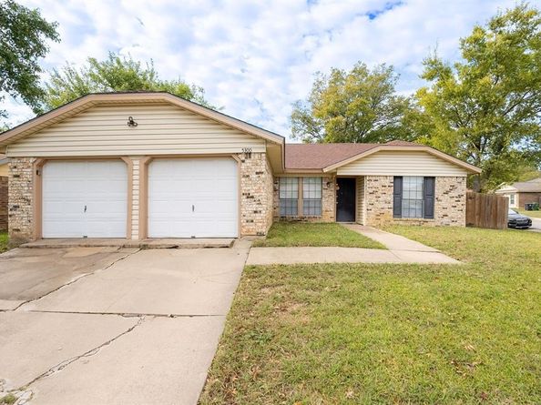 5300  Virburnum Court , Arlington Texas 76018