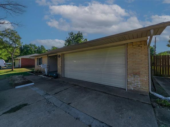 1818  Hillcrest Drive , Irving Texas 75062