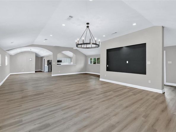 1621  Stella Avenue , Dallas Texas 75216