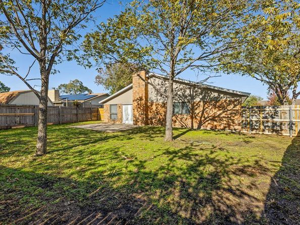 221  Asbury Drive , Saginaw Texas 76179