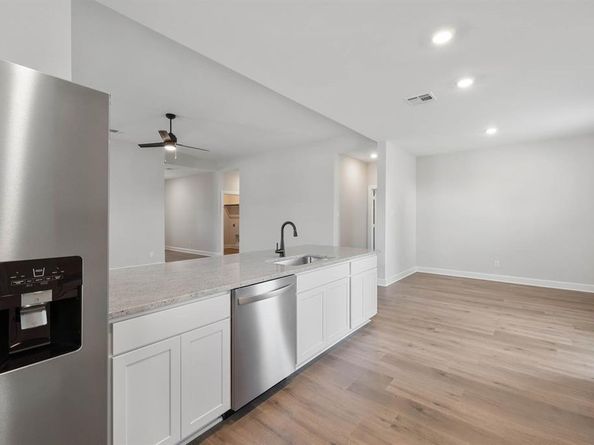 1016  Cedar Street , Hutchins Texas 75141