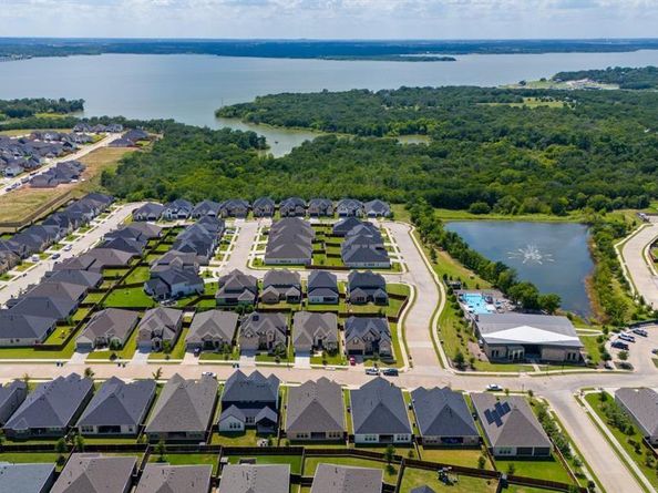 313  Savannah Lane , Oak Point Texas 75068