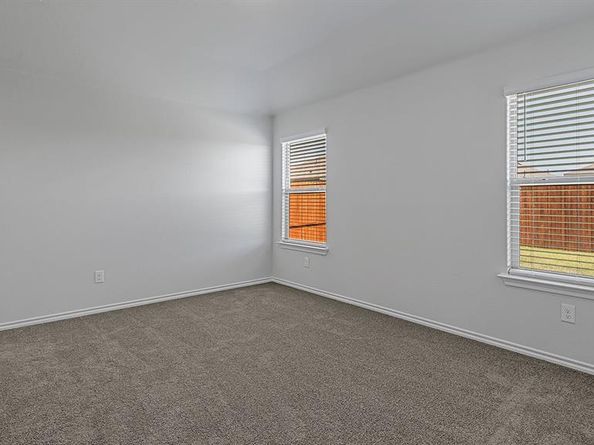 528  SHADED GROVE Drive , Denton Texas 76259